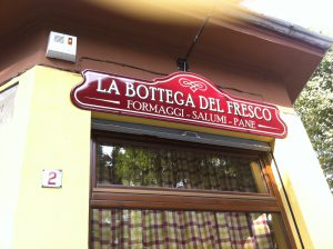 insegna esterna negozio